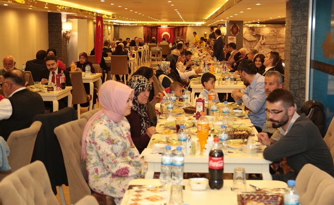 Yozgat Valisi Çakır, şehit aileleri ve gazilerle iftarda buluştu