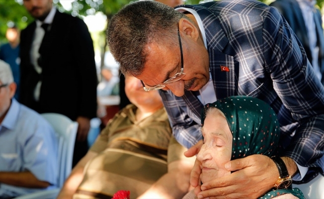 Cumhurbaşkanı Yardımcısı Oktay'dan Darülaceze'ye bayram ziyareti