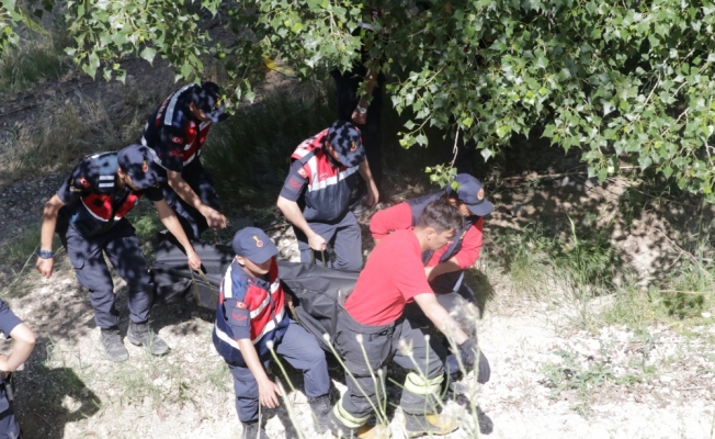 Yozgat'ta otomobil köprüden düştü: 2 ölü, 1 yaralı