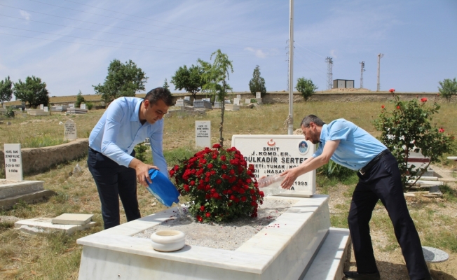 Yunak Kaymakamı Akbulut'dan şehit ailelerine bayram ziyareti