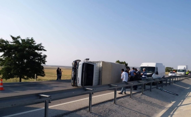 Kulu'da kamyonet devrildi: 2 yaralı