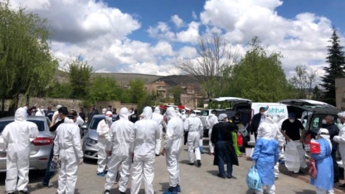 "Bizi koronadan koru" diye gittikleri üfürükçü kadın, virüsü tüm mahalleye bulaştırdı