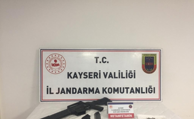 Kayseri'de jandarmadan uyuşturucu operasyonu