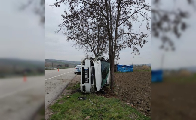 Beypazarı'nda meydana gelen trafik kazasında baba ile oğul yaralandı