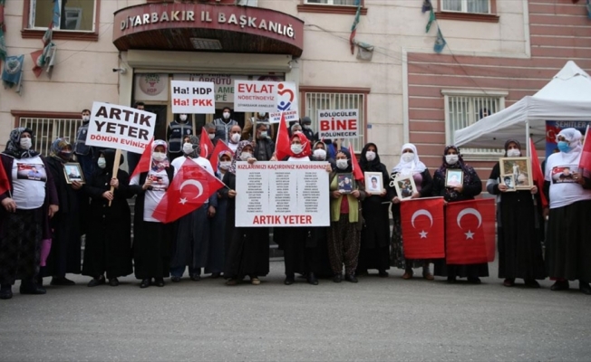 Diyarbakır anneleri, Anneler Günü'nü evlat hasretiyle geçirmenin hüznünü yaşıyor