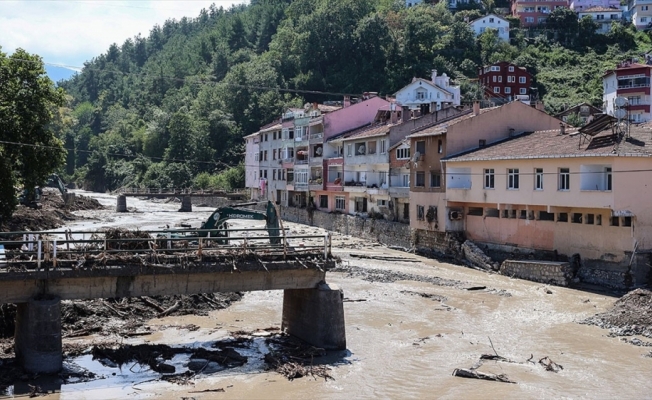 Batı Karadeniz'de selden etkilenen tüm bölgelere elektrik verildi