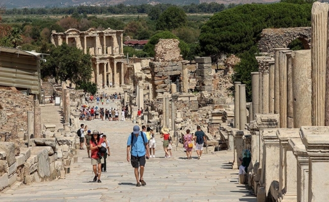 Efes Antik Kenti'nde ziyaretçi sayısı 7 ayda 340 bini aştı