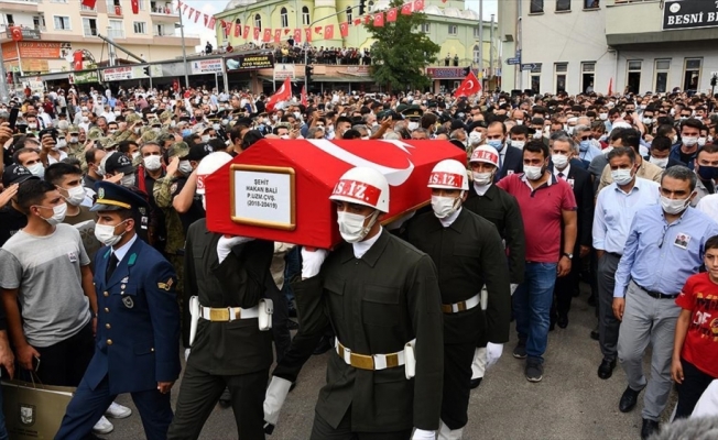 Şehit Piyade Uzman Çavuş Bali Adıyaman'da son yolculuğuna uğurlandı