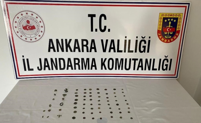 Başkentte jandarma ekipleri, çeşitli suçları işledikleri iddiasıyla 24 zanlıyı yakaladı