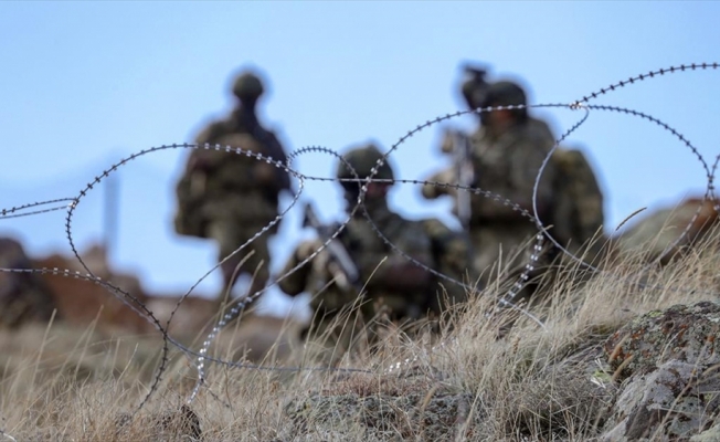 PKK'lı terörist ikna çalışmaları sonucu teslim oldu