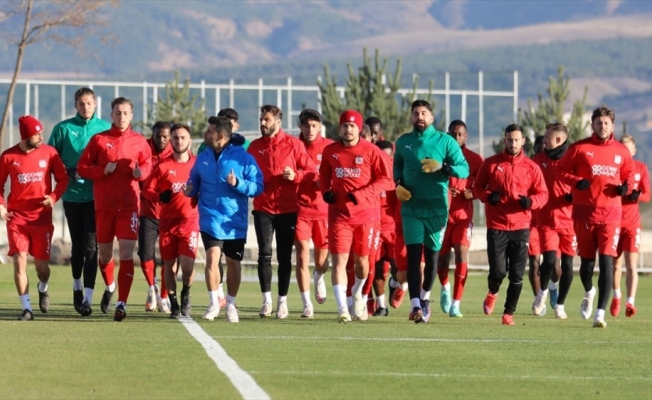 Sivasspor yarın Medipol Başakşehir'e konuk olacak