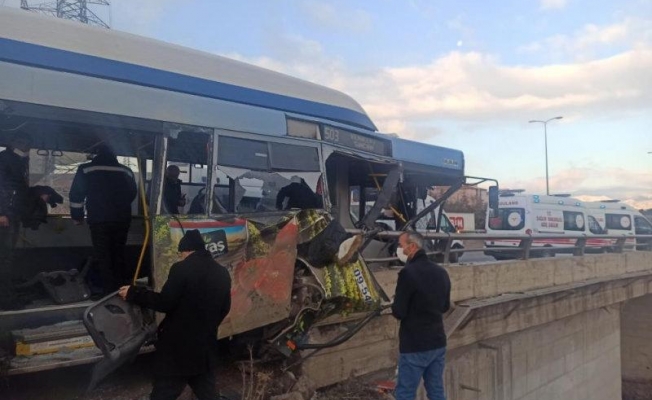 Ankara'da halk otobüsü kaza yaptı!
