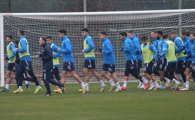 Fenerbahçe, Süper Lig'de Medipol Başakşehir'i ağırlayacak