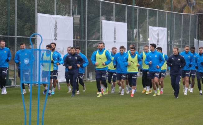 Fenerbahçe, UEFA Avrupa Konferans Ligi'nde Slavia Prag'ı konuk edecek