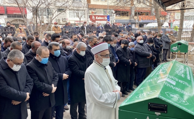 Kırşehir'e kalp krizi geçirerek vefat eden Cumhuriyet savcısı toprağa verildi