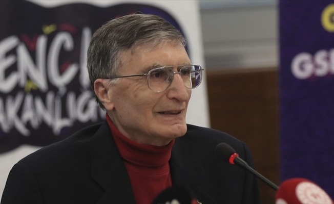 Nobel ödüllü Aziz Sancar'dan 'Ayrım yapmadan aşınızı olun' çağrısı