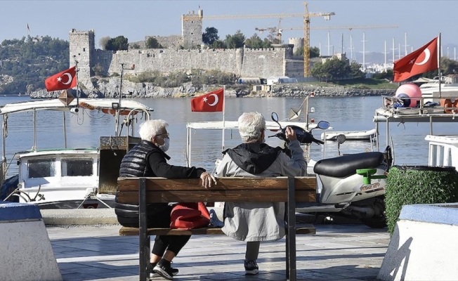 Sağlık Bakanı Koca'dan 65 yaş üstüne Kovid-19 uyarısı