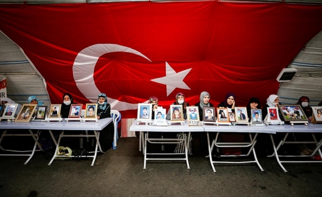 Diyarbakır annelerinden tüm kadınlara 8 Mart'ta 'evlat nöbetine destek' çağrısı