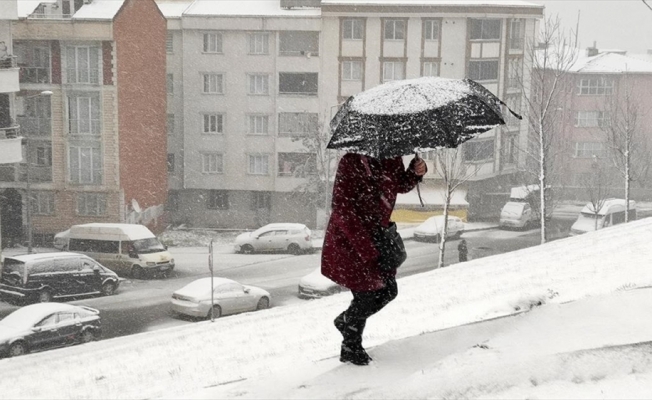 İstanbul'un bazı ilçelerinde kar etkili oluyor