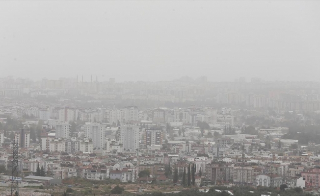 Antalya'da toz taşınımı nedeniyle görüş mesafesi düştü