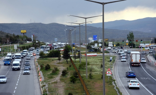 'Kilit kavşak' Kırıkkale'de bayram öncesi trafik yoğunluğu başladı