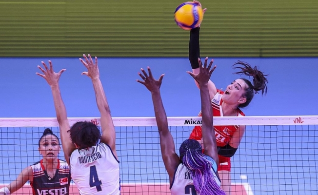 A Milli Kadın Voleybol Takımı, İtalya'yı 3-0 mağlup etti