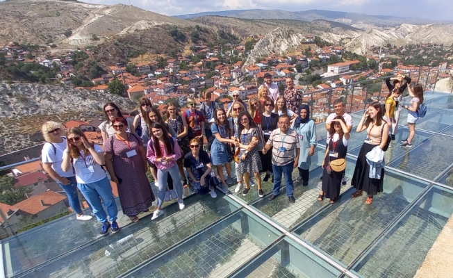 Başkentte Erasmus projesine katılan yabancı öğretmen ve öğrenciler, Beypazarı'nı gezdi