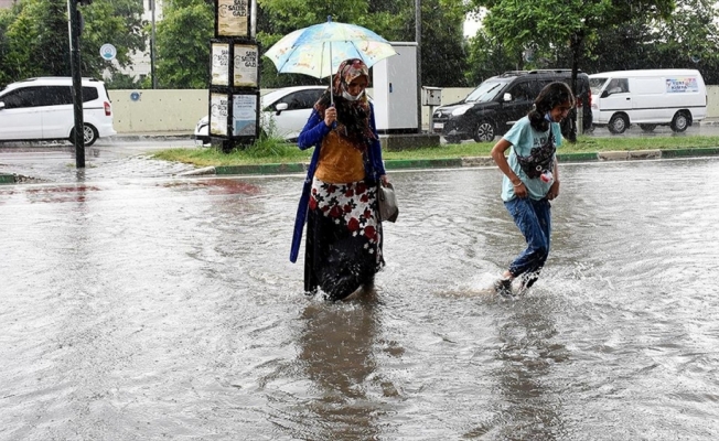 Meteorolojiden gök gürültülü sağanak uyarısı