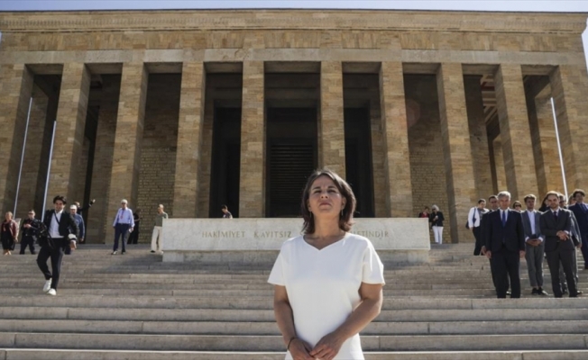 Almanya Dışişleri Bakanı Baerbock, Anıtkabir'i ziyaret etti