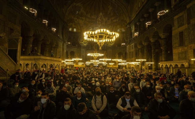 Ayasofya-i Kebir Camii'nde 15 Temmuz şehitleri için mevlit programı