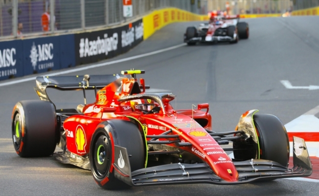 F1 Büyük Britanya Grand Prix'sinde 'pole' pozisyonu Carlos Sainz'ın