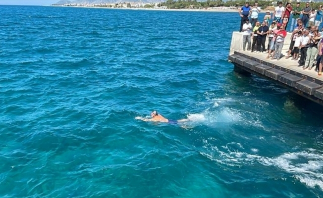 Kıbrıs Barış Harekatı'nın yıl dönümü için Mersin'den KKTC'ye kulaç atacaklar