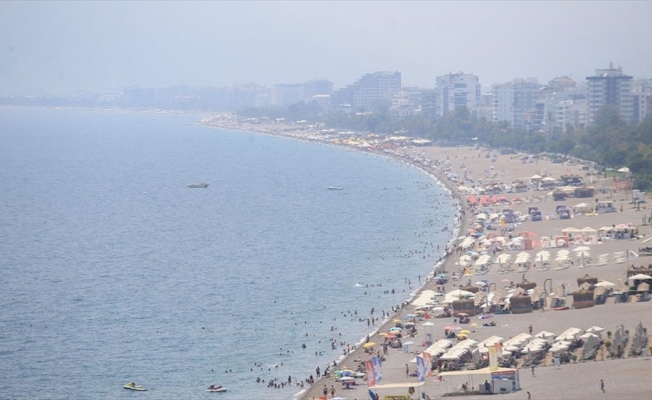 Antalya'da yüksek nem bunalttı