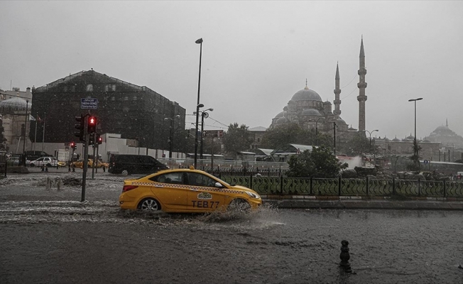 Marmara Bölgesi'nde yarın kuvvetli gök gürültülü sağanak bekleniyor