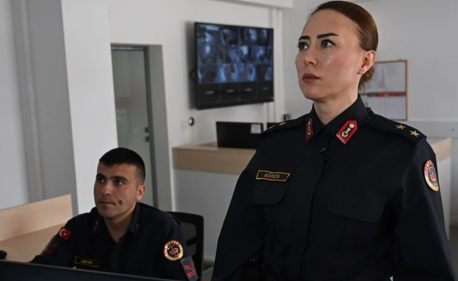Ankara'nın tek kadın İlçe Jandarma Komutanı Üsteğmen Özlem Gören, Altındağ'ın güvenliğini sağlıyor
