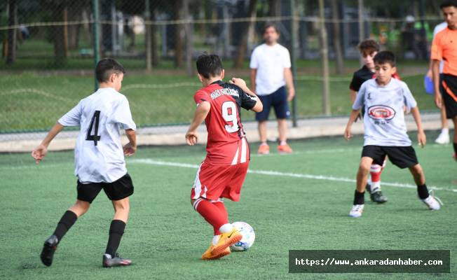 Mamak Amatör Kulüpler Futbol Turnuvası Başladı