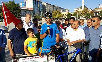 Arakan'daki Katliama Tepki  Amacıyla Pedal Çeviriyor