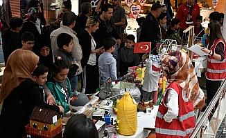 Çocuklar atık malzemelerden oyuncak yaptı