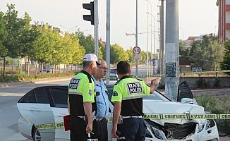 Konya'da iki otomobil çarpıştı: 1 ölü, 2 yaralı