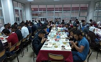 Ulaş'ta mezun olan öğrencilere iftar
