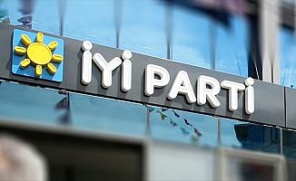 İYİ Parti'nin üç kurucu üyesi istifa etti