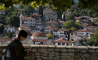 Turistler, Safranbolu'da 'çifte bayram' yaşattı