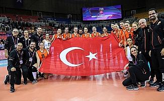 Eczacıbaşı VitrA Kadın Voleybol Takımı dünya üçüncüsü