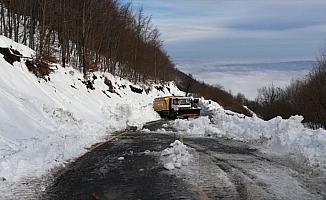 Kartepe'de kar kalınlığı 72 santimetreye ulaştı