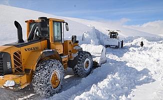 Doğu'da 288 köy ve mahalle ile ulaşım sağlanamıyor