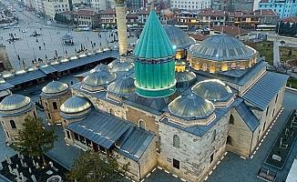 Mevlana Müzesi'nin turkuaz kubbesi yenileniyor