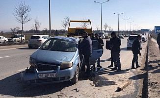 Eskişehir'de iki otomobil çarpıştı: 1 yaralı