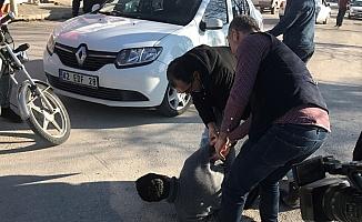 Yakalanan arkadaşını uzaktan izlerken yakayı ele verdi