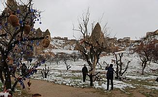 Kapadokya'da nisanda kar yağışı