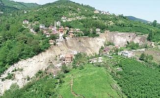 Ordu'da heyelan bölgesinden tahliye işlemleri sürüyor